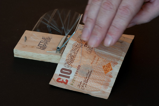 A pénz csapdájában – Kép: SunnyUK, http://www.flickr.com/photos/sunnyuk/4043887346/